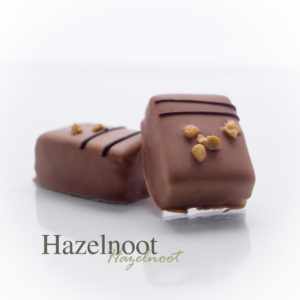 Een van de klassiekers die niet mag missen, een hazelnoot praline.